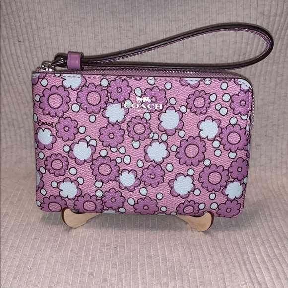 NWT - Coach Corner Zip Wristlet With Floral Print - Picture 5 of 14